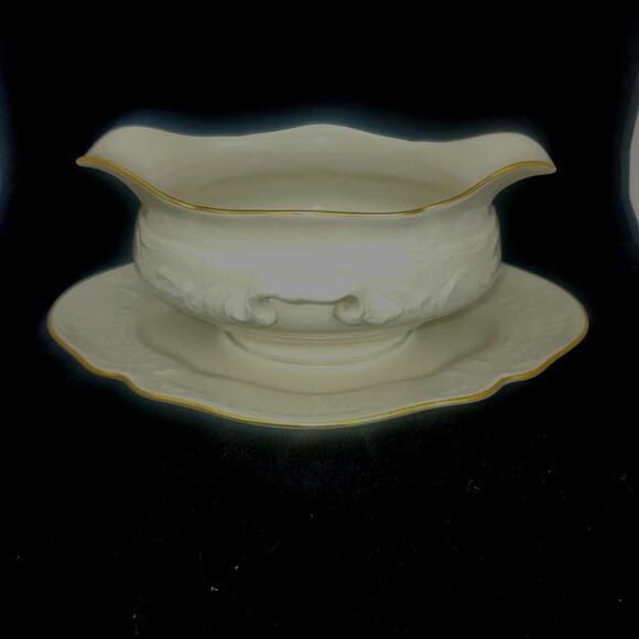 ROSENTHAL CLASSIC GRAVY BOAT WITH ATTACHED UNDERPLATE IVORY GOLD BAND  GERMANY - Picture 1 of 7